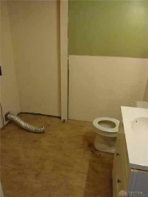904 W Mulberry St, Springfield, OH 45506 photo 5