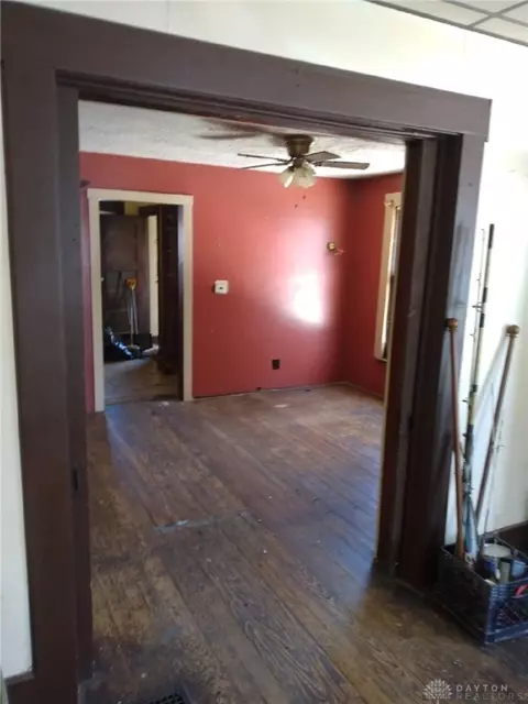 904 W Mulberry St, Springfield, OH 45506 photo 4