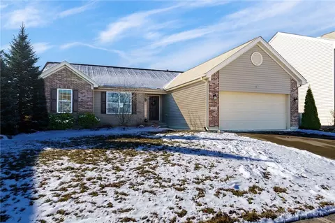 4221 Bergamot Dr, Tipp City, OH 45371