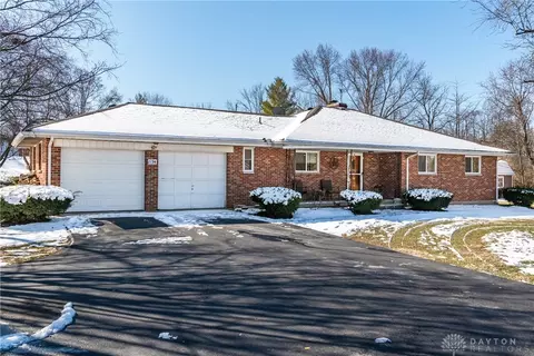 1194 Maue Rd, Miamisburg, OH 45342
