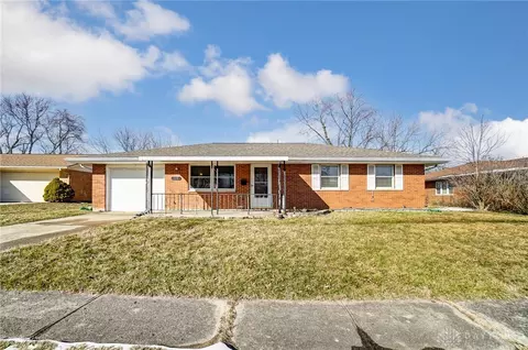 115 Silverstone Dr, Englewood, OH 45322