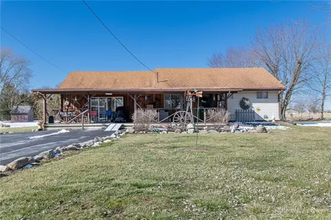 261 Thornapple, New Lebanon, OH 45345