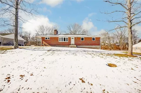 617 Carthage Dr, Dayton, OH 45434