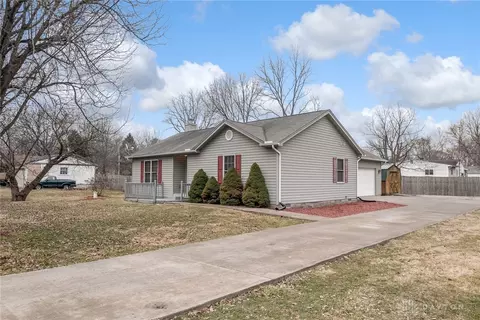 4076 Navajo Ave, Huber Heights, OH 45424