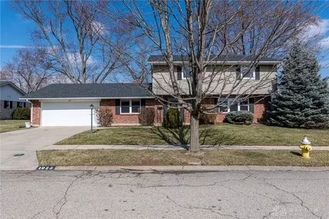 1025 Carlo Dr, Kettering, OH 45429