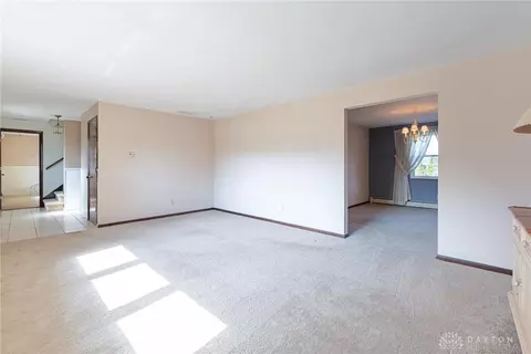 1025 Carlo Dr, Kettering, OH 45429 photo 5