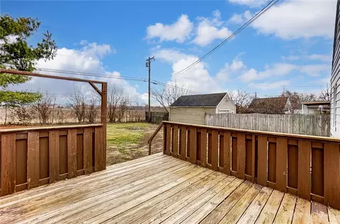 2140 E Bataan Dr, Dayton, OH 45420 photo 17