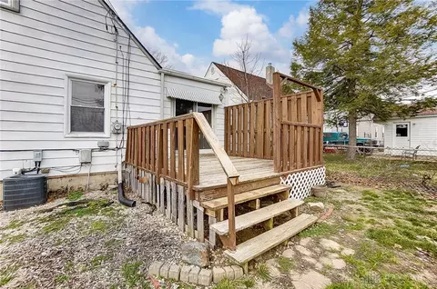 2140 E Bataan Dr, Dayton, OH 45420 photo 18