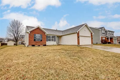 1425 Observatory Dr, Fairborn, OH 45324