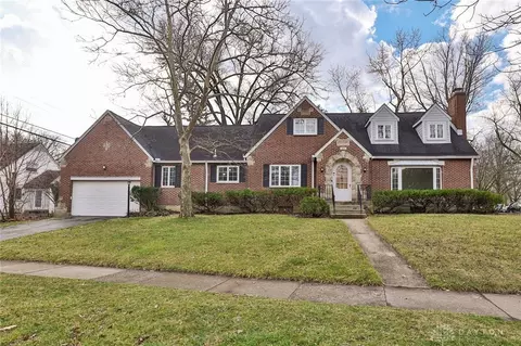 200 E Thruston Blvd, Oakwood, OH 45419