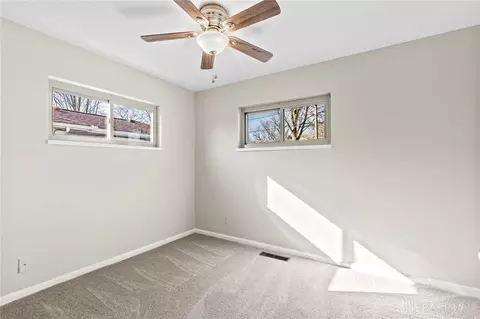 921 Hollendale Dr, Kettering, OH 45429 photo 22