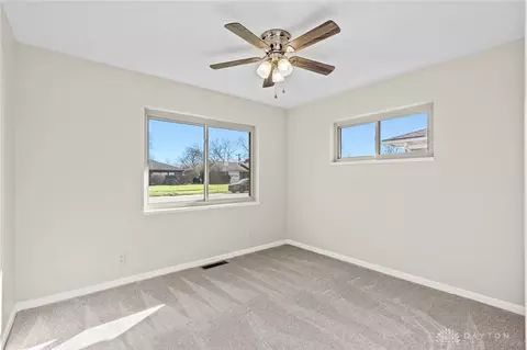 921 Hollendale Dr, Kettering, OH 45429 photo 20