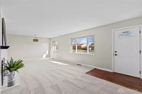 921 Hollendale Dr, Kettering, OH 45429 photo 5