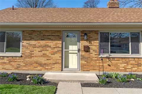 921 Hollendale Dr, Kettering, OH 45429 photo 3