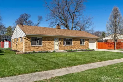 921 Hollendale Dr, Kettering, OH 45429 photo 2