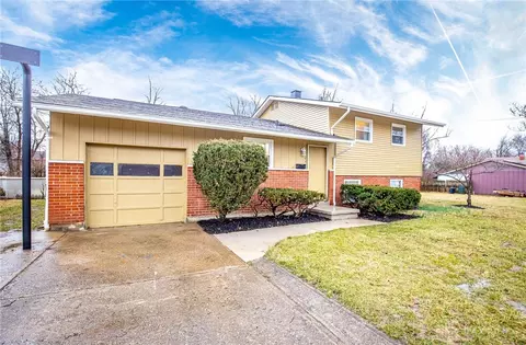 11450 Gresham Pl, Forest Park, OH 45240