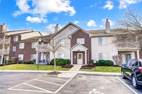 1738 Waterstone Blvd #207, Miamisburg, OH 45342