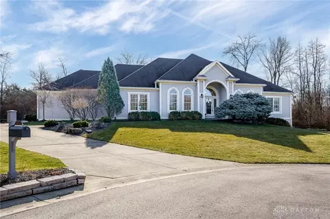 6485 Canterbury Dr, Franklin, OH 45005