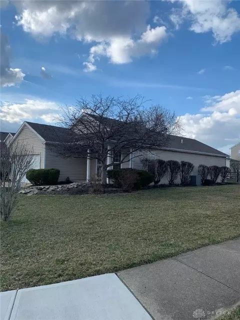 800 Ashley Ct, Trenton, OH 45067