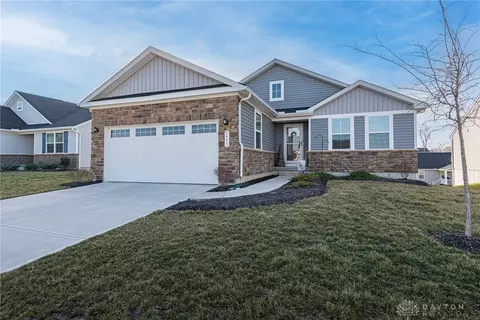 5613 Woodcreek Dr, Middletown, OH 45005