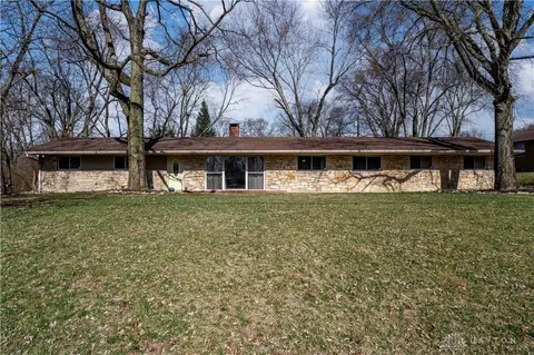 6119 Mad River Rd, Dayton, OH 45459