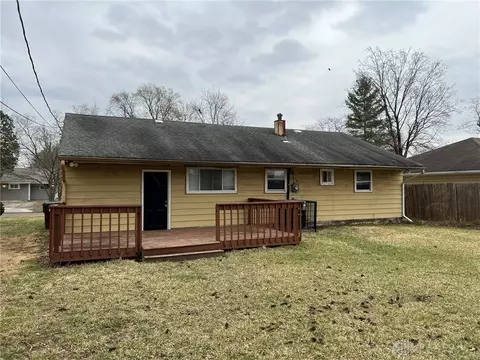8811 Cabot Dr, Springfield, OH 45231 photo 5