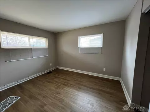 8811 Cabot Dr, Springfield, OH 45231 photo 3
