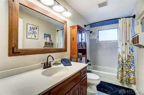 2321 Glenheath Dr, Dayton, OH 45440 photo 24
