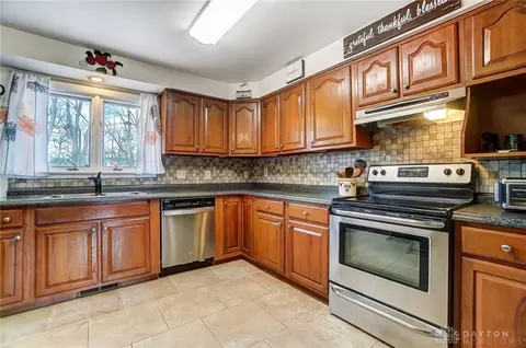 2321 Glenheath Dr, Dayton, OH 45440 photo 13