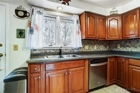 2321 Glenheath Dr, Dayton, OH 45440 photo 14