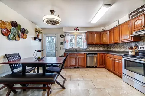 2321 Glenheath Dr, Dayton, OH 45440 photo 12