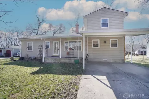 551 Elm Dr, Franklin, OH 45005