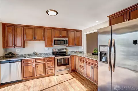 8445 Wick Ln, Maineville, OH 45039 photo 11