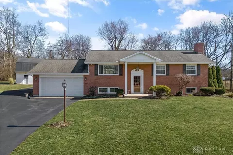 43 Sexton Dr, Xenia, OH 45385