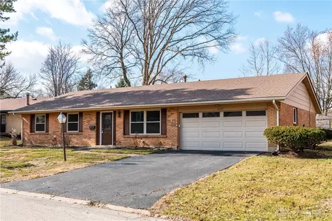 6231 Clematis Dr, Dayton, OH 45449