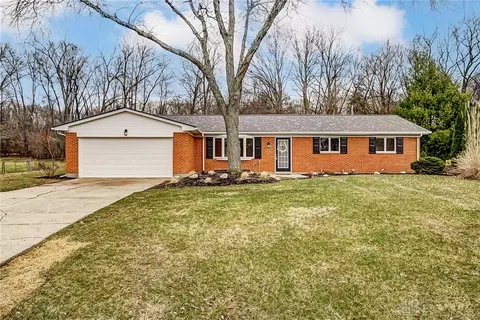1442 Quail Ln, Dayton, OH 45434