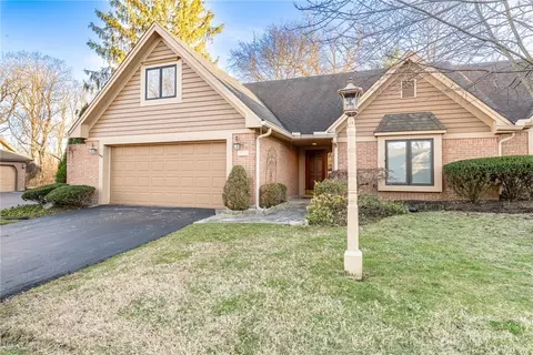 666 Renolda Woods Ct, Kettering, OH 45429