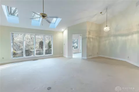 666 Renolda Woods Ct, Kettering, OH 45429 photo 12