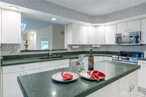 666 Renolda Woods Ct, Kettering, OH 45429 photo 28