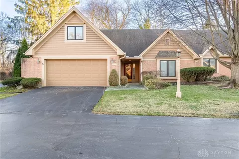 666 Renolda Woods Ct, Kettering, OH 45429 photo 2