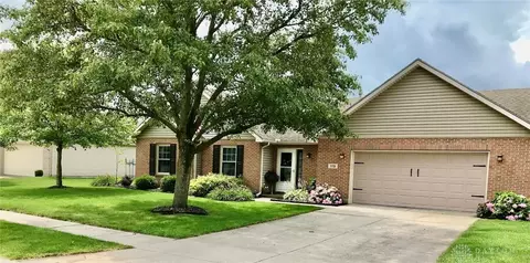 119 Union Ridge Dr, Englewood, OH 45322