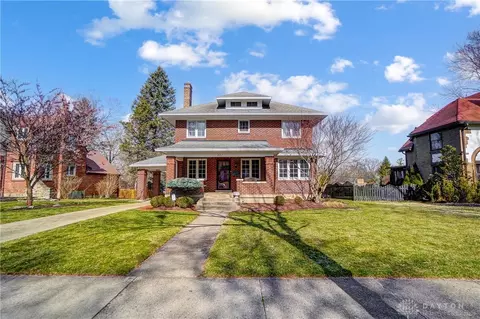 227 Ridgewood Ave, Oakwood, OH 45409