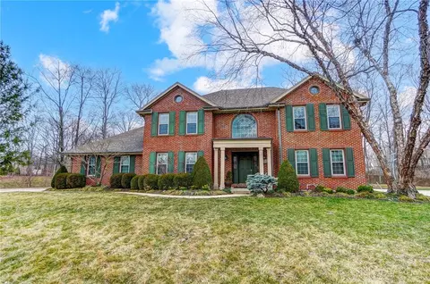 2155 Baldwin Dr, Centerville, OH 45459