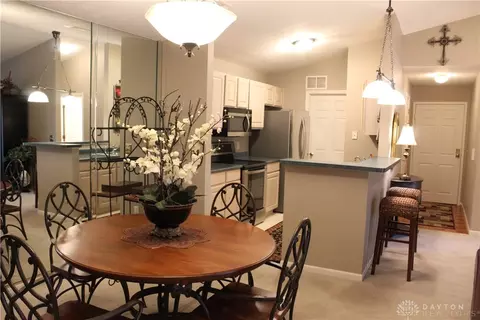 1655 Piper Ln #208, Centerville, OH 45440