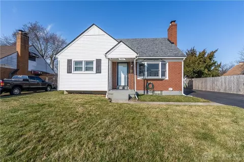 3111 Valleywood Dr, Dayton, OH 45429