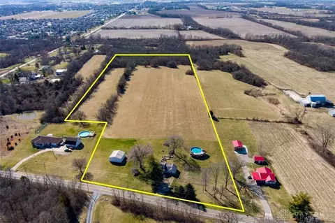 5307 Howe Rd, Trenton, OH 45067
