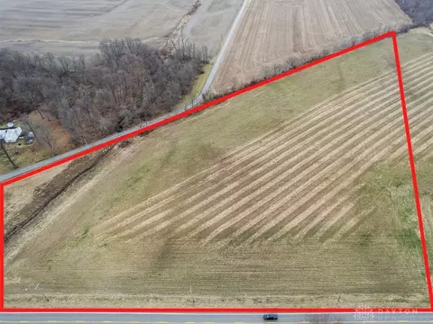 1802 Smith Rd, Xenia, OH 45385