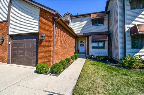 1529 N Regency Dr, Xenia, OH 45385