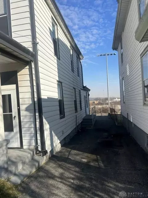 316 E Ross Ave, Cincinnati, OH 45217 photo 2