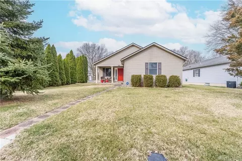 208 Upway Dr, Piqua, OH 45356